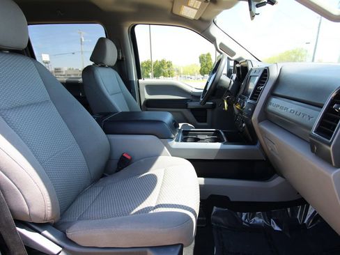 Used 2022 Ford F250 XLT w/ XLT Premium Package AWD/4WD image 9