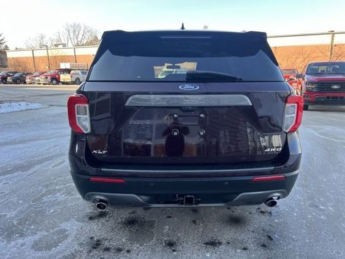Used 2023 Ford Explorer XLT w/ Equipment Group 202A image 6