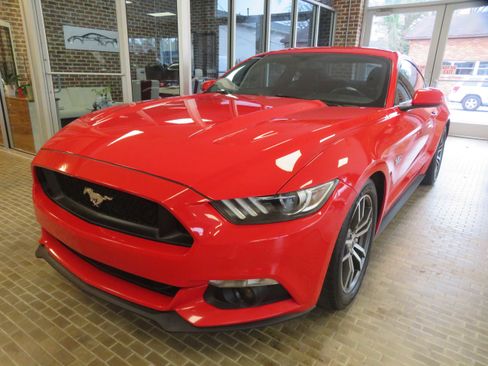 Used 2017 Ford Mustang GT image 1