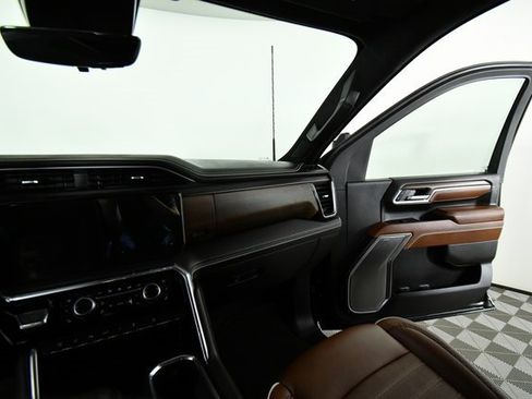 Used 2024 GMC Sierra 3500 Denali Ultimate image 21