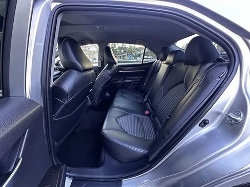 Used 2021 Toyota Camry SE w/ Carpet Mat Package (TMS) FWD image 23