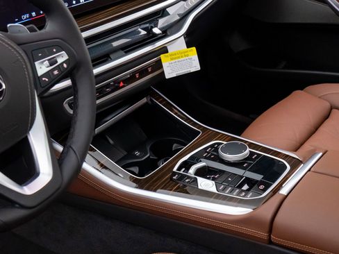 New 2026 BMW X5 xDrive40i w/ Climate Comfort Package image 12