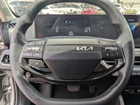Used 2025 Kia K4 FWD image 16