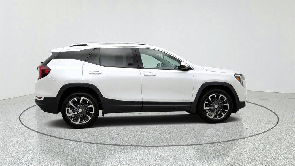 Used 2023 GMC Terrain SLT w/ LPO, Floor Liner Package AWD/4WD image 4