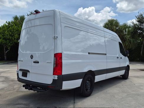 Used 2026 Mercedes-Benz Sprinter 2500 image 5