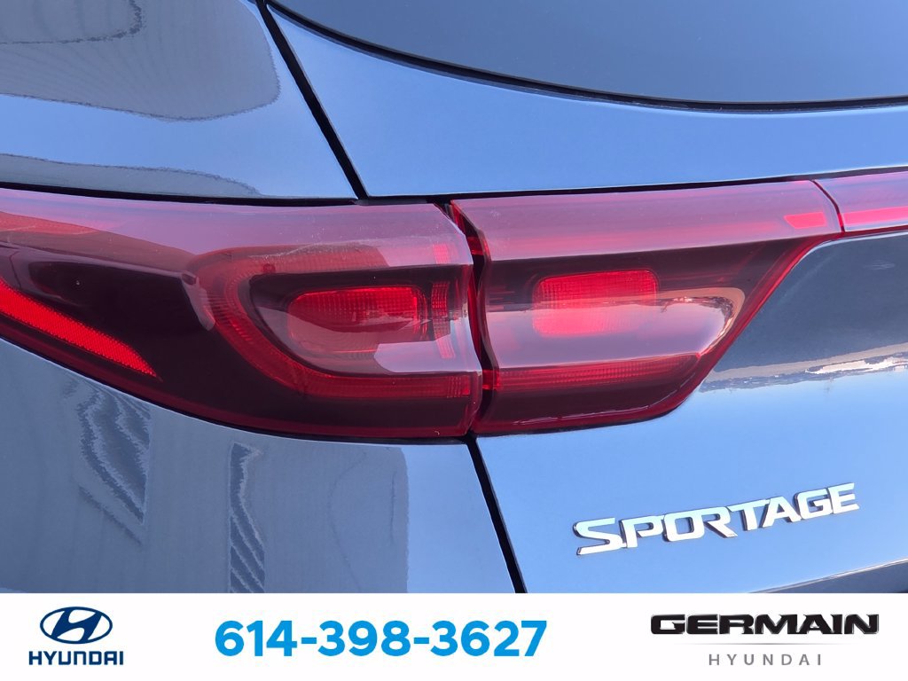 Used 2020 Kia Sportage LX AWD/4WD image 16