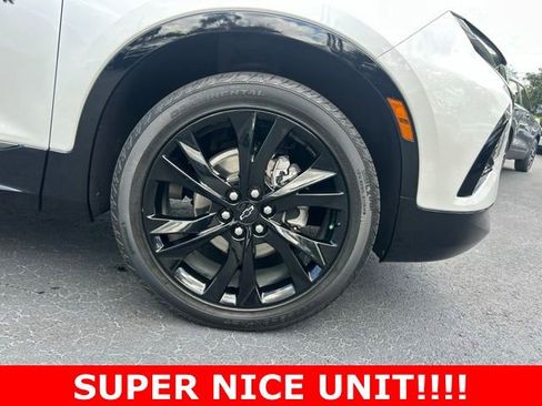 Used 2022 Chevrolet Blazer RS w/ Enhanced Convenience Package FWD image 8