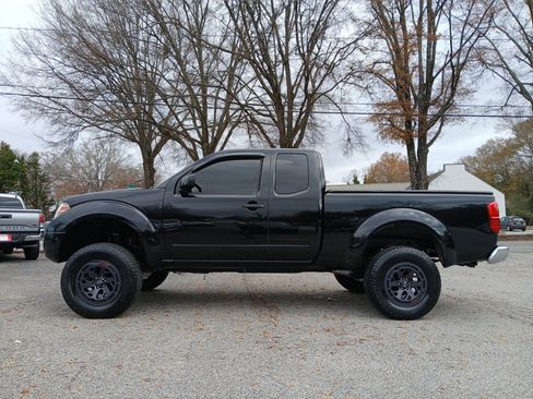 Used 2017 Nissan Frontier SV w/ SV Value Truck Package image 3