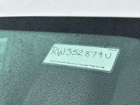 Used 2024 Mercedes-Benz GLB 250 4MATIC image 3