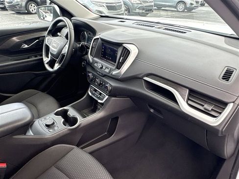 Used 2024 GMC Terrain SLE w/ Driver Convenience Package FWD image 27
