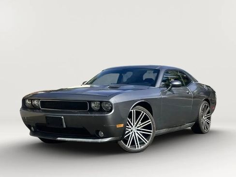 Used 2011 Dodge Challenger RWD image 7