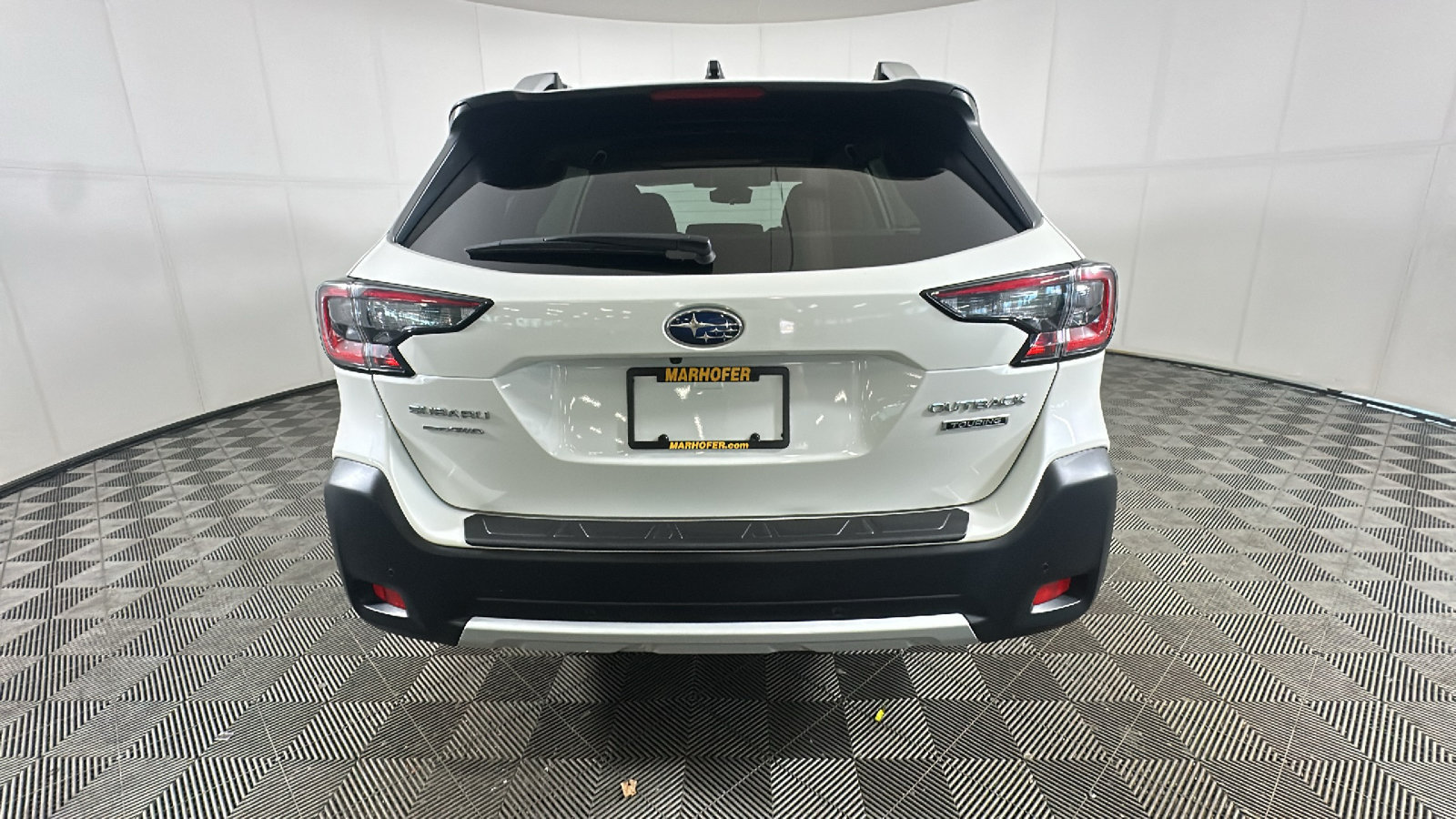 Used 2024 Subaru Outback Touring w/ Popular Package #2 AWD/4WD image 4