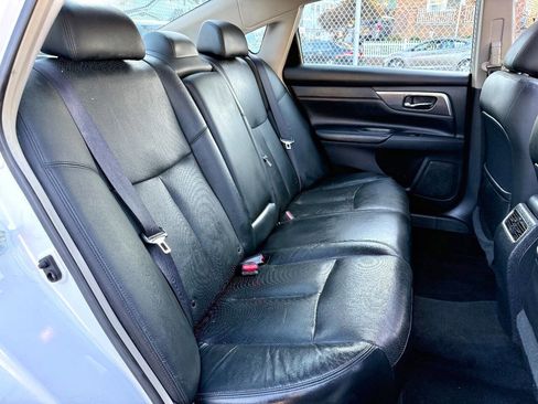 Used 2013 Nissan Altima 2.5 SL w/ Technology Pkg image 16