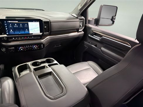 Used 2025 Chevrolet Silverado 2500 LT w/ Trail Boss Package AWD/4WD image 24