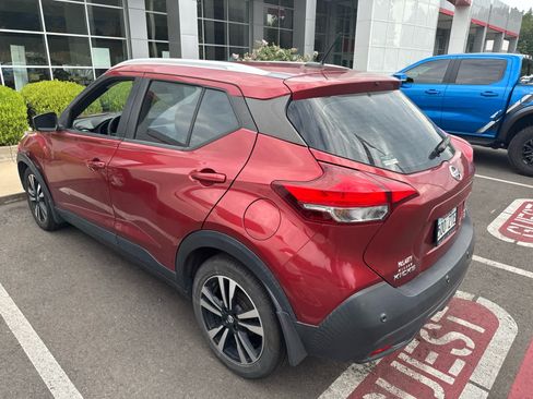 Used 2020 Nissan Kicks SV FWD image 3