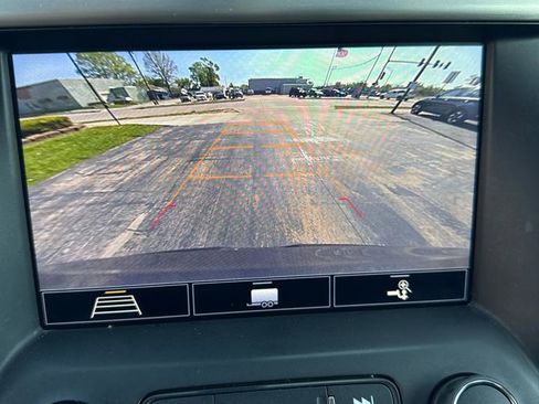 Used 2020 GMC Acadia SLT w/ Trailering Package FWD image 15