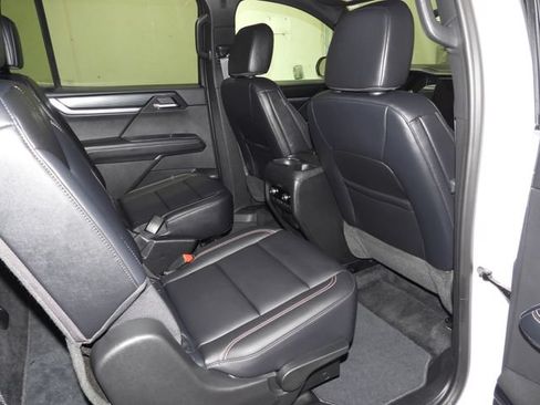 Certified 2026 GMC Acadia Elevation w/ Elevation Premium Package AWD/4WD image 51