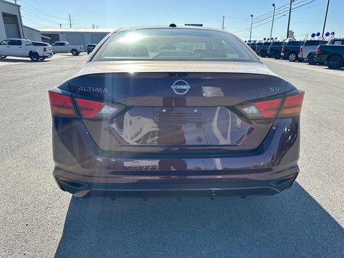 Used 2024 Nissan Altima 2.5 SV FWD image 6
