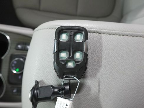 Used 2023 GMC Acadia SLT AWD/4WD image 33