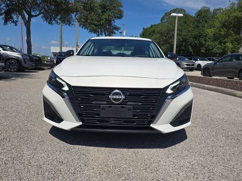 Certified 2024 Nissan Altima 2.5 SV FWD image 3