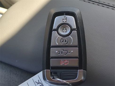 New 2026 Ford F250 Platinum w/ Platinum Plus Package image 31