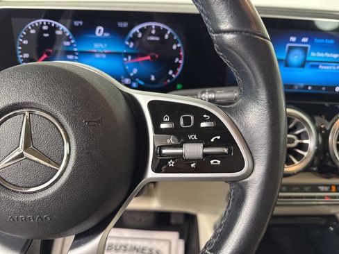 Used 2021 Mercedes-Benz GLB 250 image 29