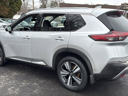 Certified 2022 Nissan Rogue SL w/ SL Premium Package image 24