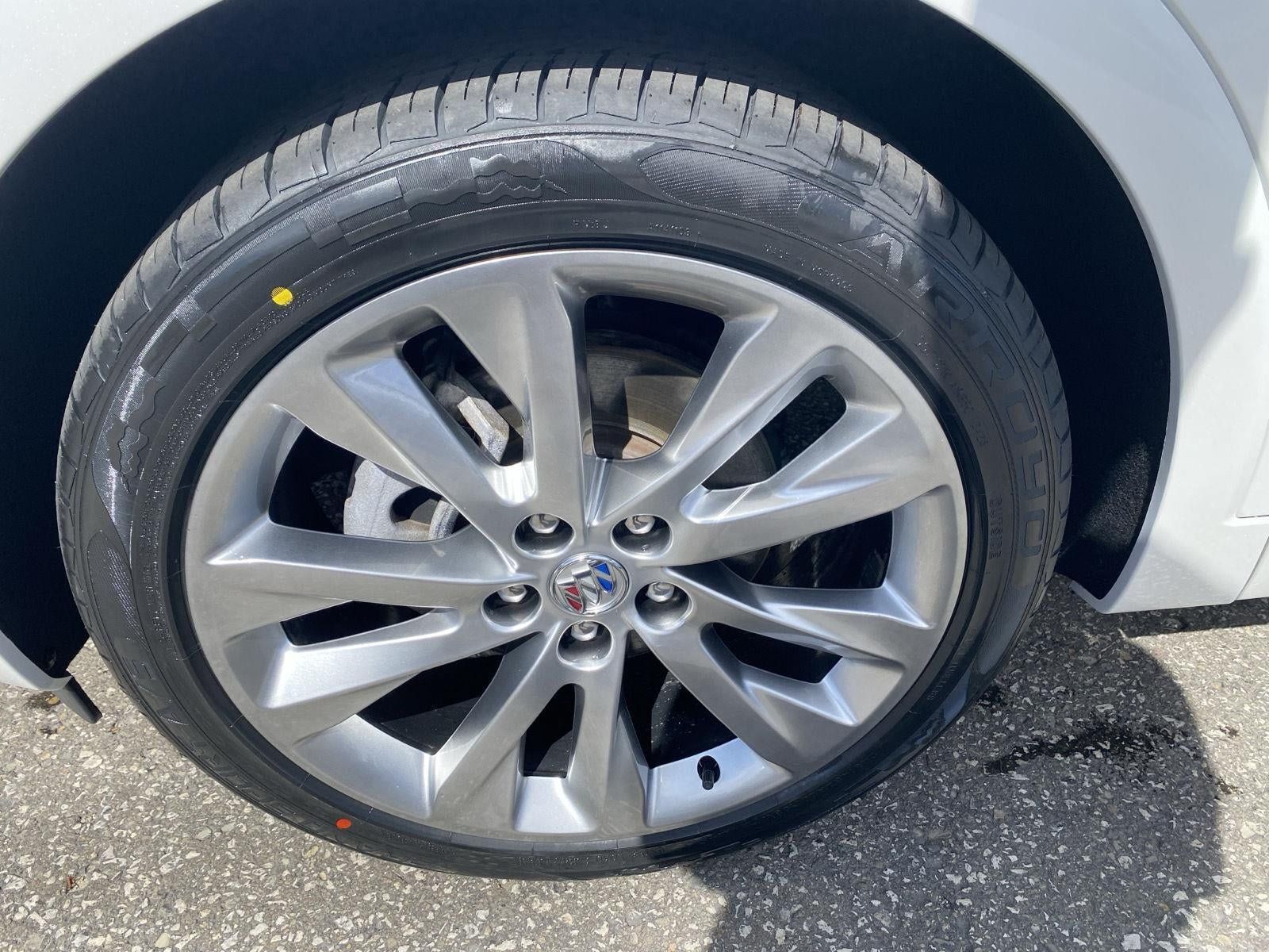 Used 2023 Buick Envision Avenir AWD/4WD image 18