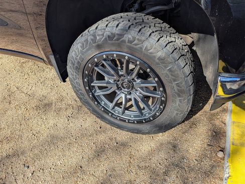 Used 2021 Chevrolet Silverado 1500 LT w/ Convenience Package II image 5