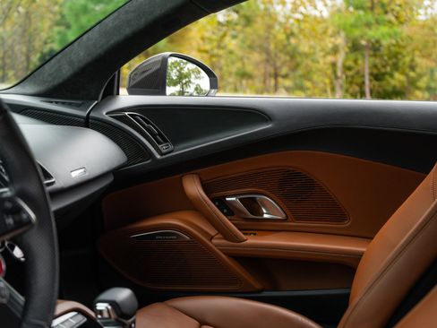 Used 2022 Audi R8 V10 performance image 24