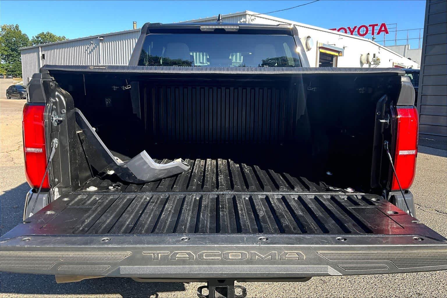 Certified 2026 Toyota Tacoma SR5 AWD/4WD image 30
