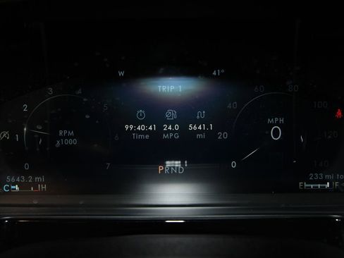 Used 2025 Lincoln Corsair AWD image 11