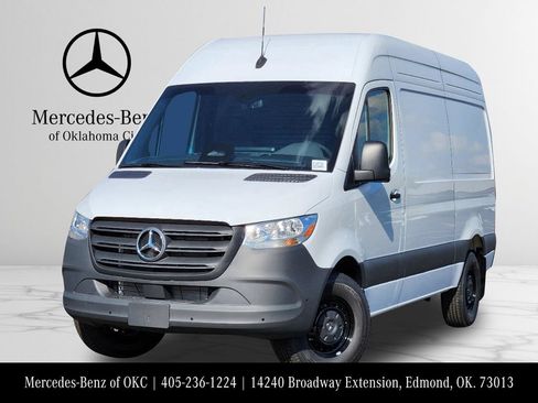 Used 2025 Mercedes-Benz Sprinter 2500 image 1