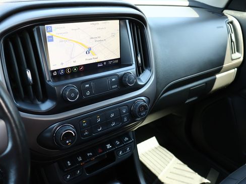 Used 2022 GMC Canyon AT4 image 17