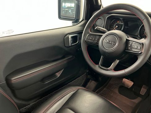 Certified 2024 Jeep Wrangler Unlimited Rubicon image 11