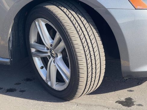 Used 2014 Volkswagen Passat 1.8T SEL Premium image 15