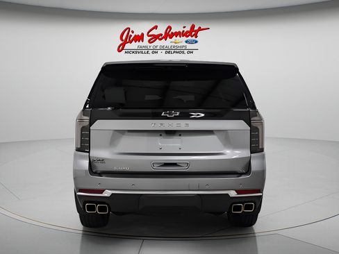 Used 2025 Chevrolet Tahoe High Country AWD/4WD image 5