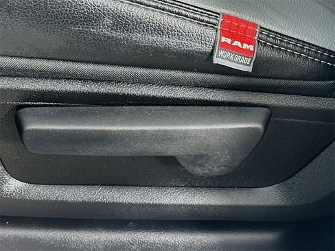 Used 2024 RAM 2500 Tradesman w/ Chrome Appearance Group image 22