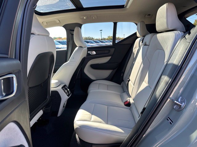 Certified 2025 Volvo XC40 B5 Plus w/ Protection Package Premier AWD/4WD image 13
