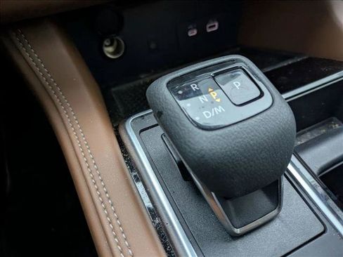 Used 2024 Nissan Pathfinder Platinum AWD/4WD image 10