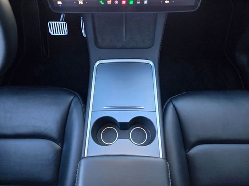 Used 2021 Tesla Model Y Long Range image 26