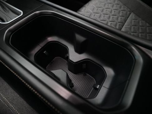 Certified 2025 Nissan Kicks SV image 16