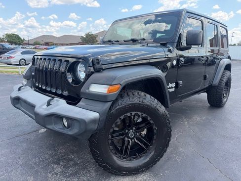 Used 2018 Jeep Wrangler Unlimited Sport S AWD/4WD image 2