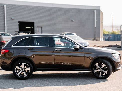 Used 2018 Mercedes-Benz GLC 350e 4MATIC image 4