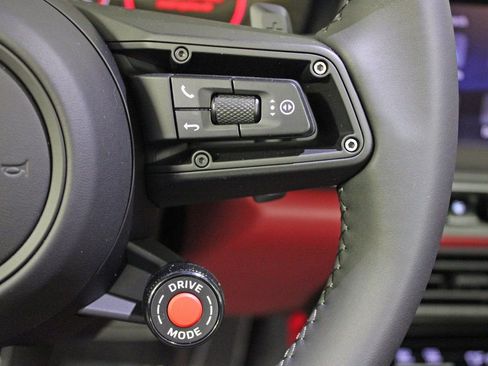 Certified 2026 Porsche 911 Carrera RWD image 29