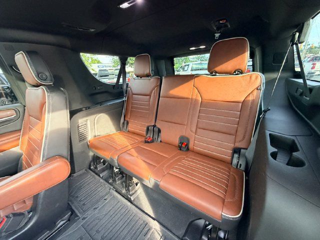 Used 2024 GMC Yukon XL Denali Ultimate AWD/4WD image 18