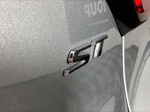 Certified 2024 Buick Encore GX Sport Touring w/ Experience Buick Package image 10