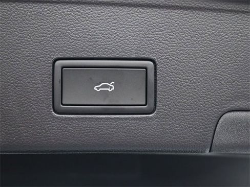 New 2026 Volkswagen Atlas Cross Sport SE image 16