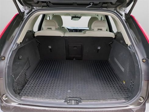 Used 2018 Volvo XC60 T6 Inscription w/ Luxury Seat Package image 27