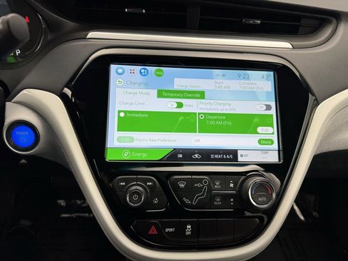 Used 2018 Chevrolet Bolt LT image 32